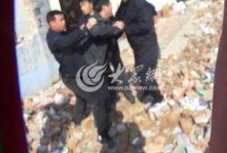 新闻爆料强拆事件视频播放,冲突升级，居民权益引发社会关注