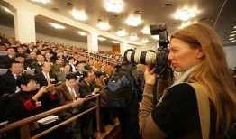 国外记者爆料新闻视频,独家爆料背后的真相
